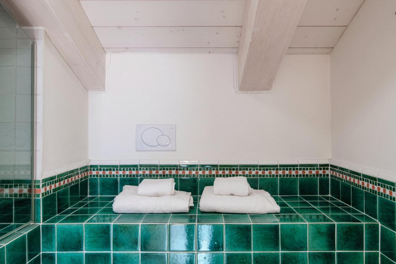 Castello Di Brusata Apartment By Quokka 360 - Romantic Flat With Pool Mendrisio Exterior foto